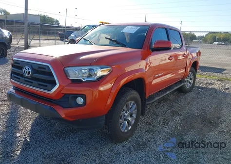 2017 Toyota Tacoma Sr5 V6 z USA, uszkodzony, nr VIN 3TMCZ5AN2HM095437